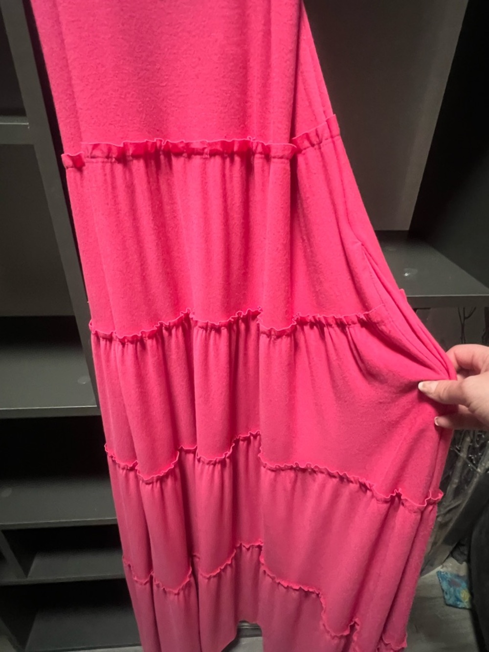 🛍️💃🏼 Sleeveless Tiered Maxi Dress in Hot Pink - Picture 4 of 10